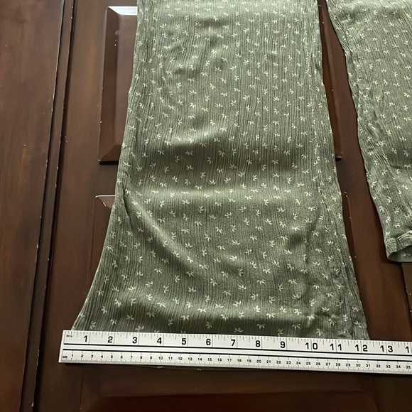 THREE DOTS Women's Green Pattern Printed Wide Leg Pull On Pant Size LARGE - Picture 8 of 11